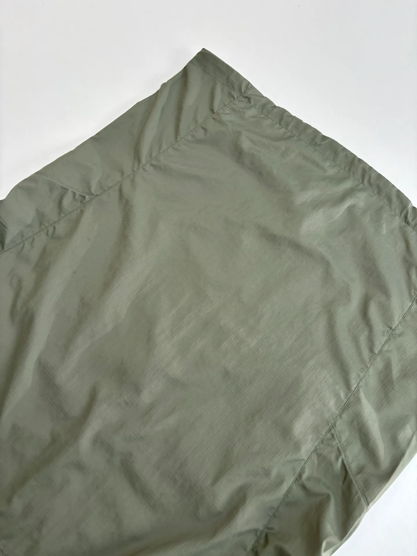 ARC‘TERY ， ， 。 ， 。 ，Squamish ， ， 。 ， ， ， 。 、 ，Arcteryx Squamish 。 Size：S/M/L/XL/XXL